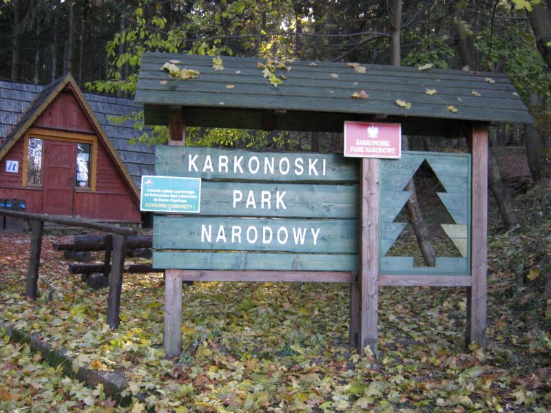 2009-11-01 Snezka (27) Entrance to Karkonoski NP